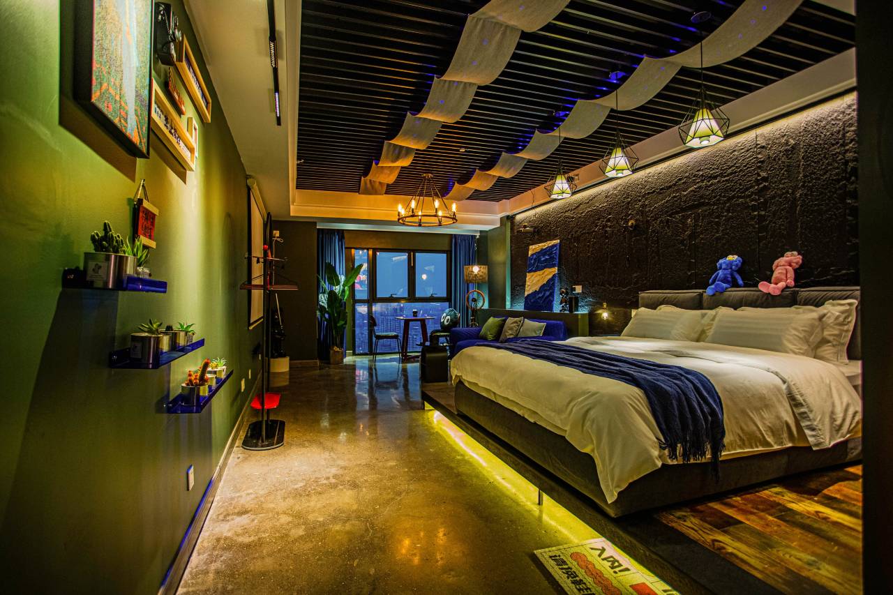 城涧·设计师民宿(新北万达广场店)