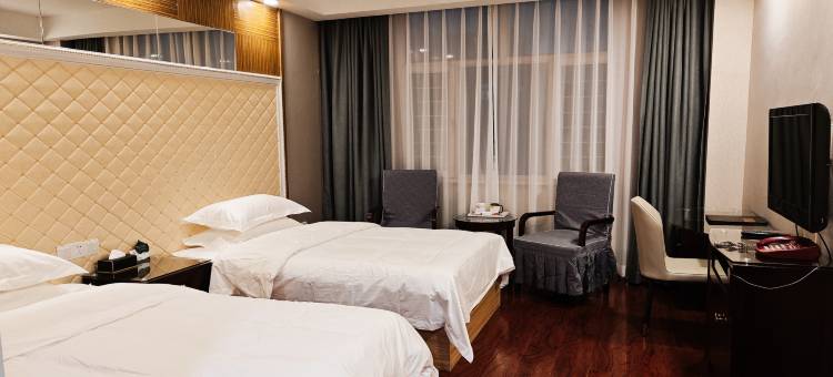 九隆大酒店(白杨河公园店)图片