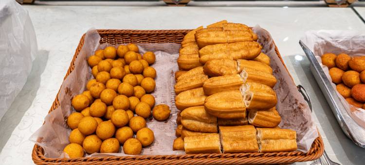 丽呈睿轩酒店(佛山大沥商业步行街店)图片