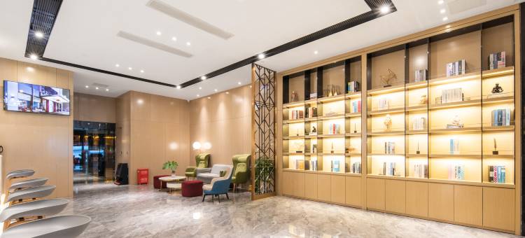 柏曼酒店(黄石北站店)图片