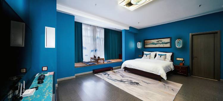 狼戈的家度假酒店(丝路之光旅游小镇火车站店)图片