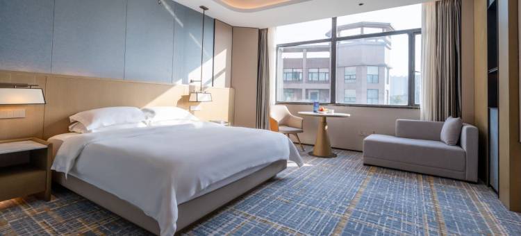 中威蓝海御华大饭店(无锡惠山万达广场店)图片