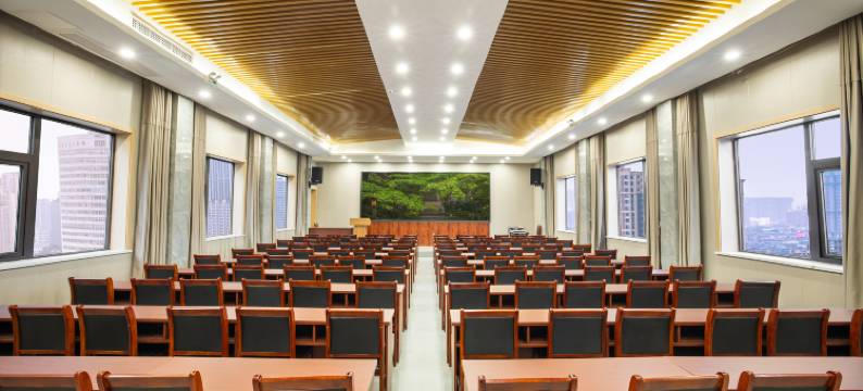 艺龙瑞云酒店(濮阳龙城广场市政府店)图片