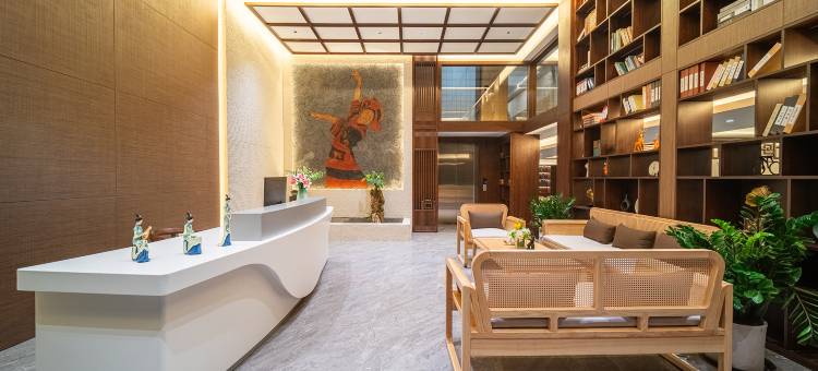 云上简里酒店(荔波小七孔景区东门售票大厅店)图片