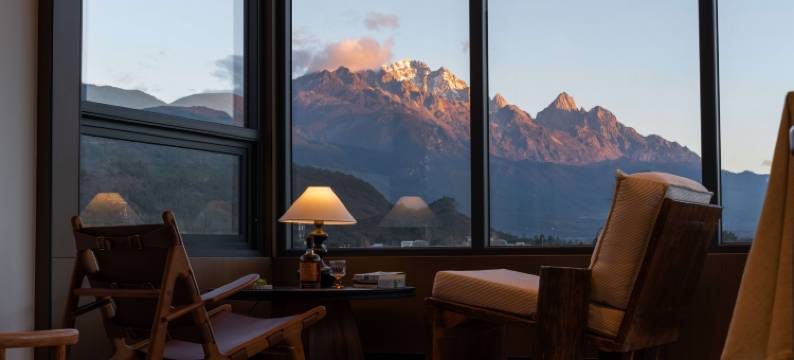 安束·Ans丨日照金山·与你共赴山海之约·雪山观景度假庭院图片