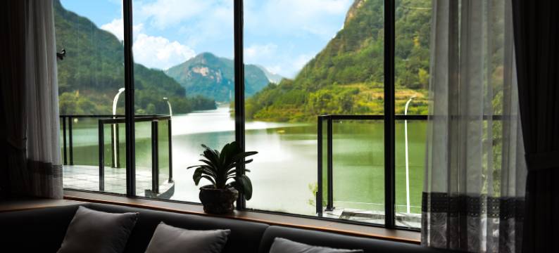 巴马湖光秋月酒店图片