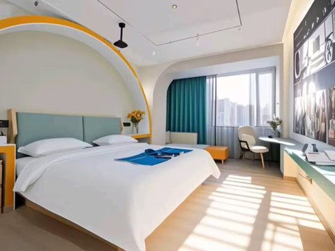 澜沧华庭大酒店(拉祜广场民族街店)