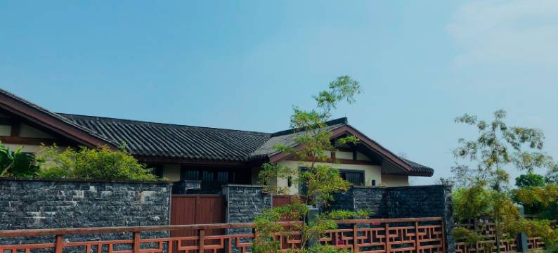 峨眉山观景温泉汤屋图片