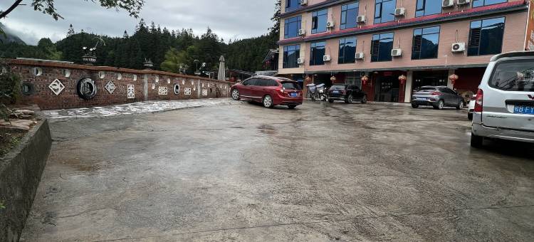 融水宏泰宾馆(滚贝侗族乡店)图片