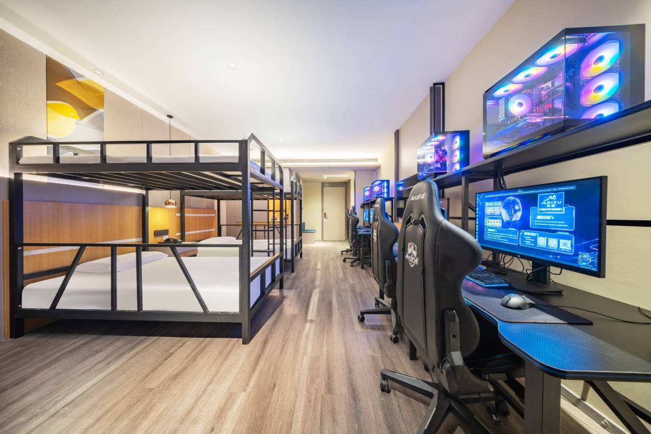 美娱·星峰电竞酒店(邹城华茂万商城店)