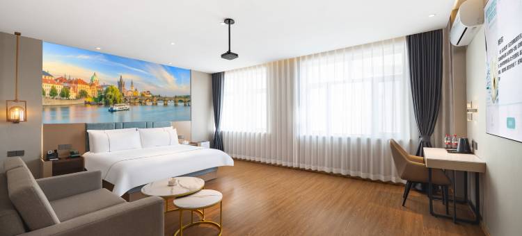 如家颐悦丽晶清雅酒店(沈阳滑翔盛京医院万达广场店)图片