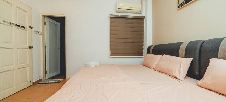 Batu Pahat Santalia Pool Villa 4BR 12pax图片