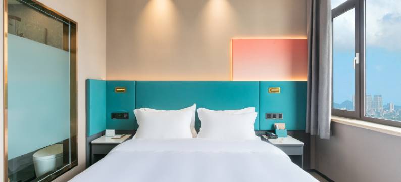 潮漫酒店(青岛北站永年路地铁站店)图片