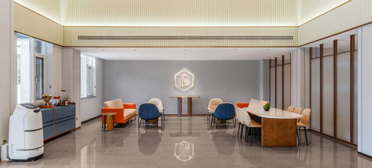 平凉崇信县龙泉寺兰欧尚品酒店图片