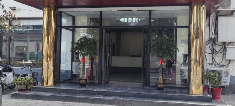 龙发顺精品酒店(十八里店老君堂公园店)图片