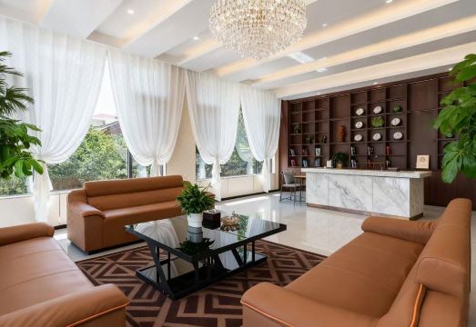 千岛湖畔酒店（丽江高铁站店）外景图