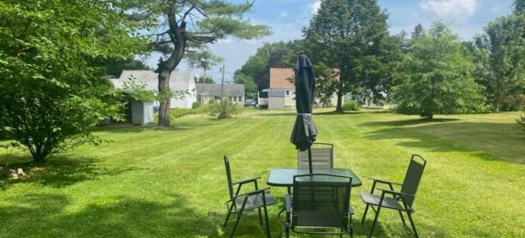 人气精品科德角风格五星度假屋，设有一层卧室(5•Star Fave Cape Cod Style Gem with Bedroom on the Main)图片