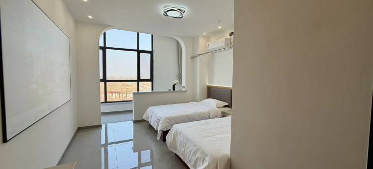 柒柒LOFT民宿(鲁商城市广场店)图片