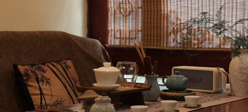 静隅花间•与诗同眠图片