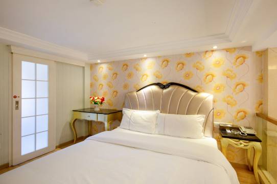 寓米公寓(佛山季华六路地铁站店)