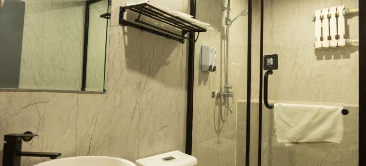 云鼎商务酒店(扎兰屯火车站步行街店)图片