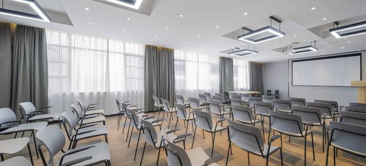 白玉兰酒店(江阴青阳镇凝秀湖公园店)图片