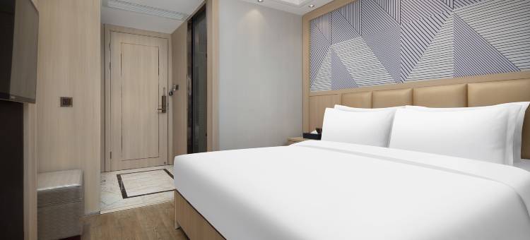 柏曼酒店(长沙万家丽北路水渡河地铁站店)图片