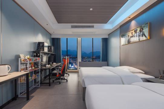 泰坦电竞酒店(石门兰园广场店)