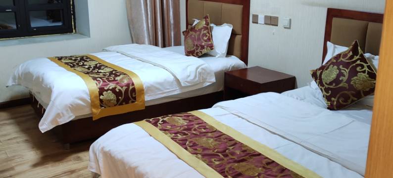 稻城亚丁郎修民居客栈图片