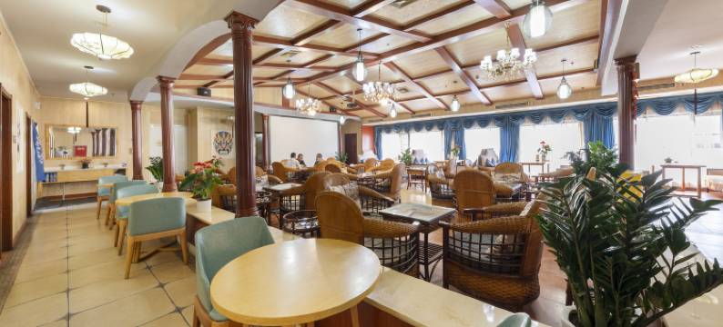 华阳时尚假日大酒店(成都南湖公园店)图片