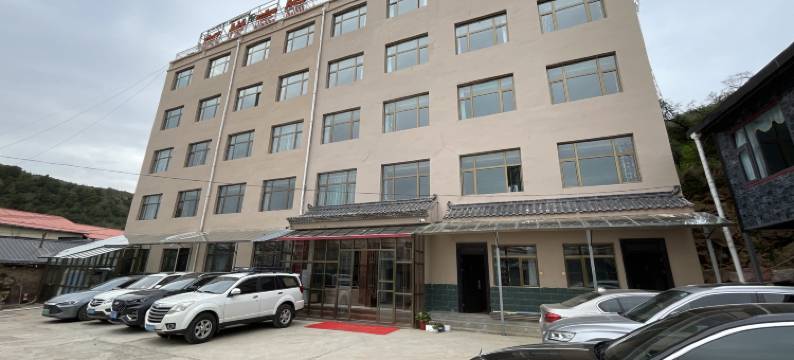 碌曲郎悦宾馆图片