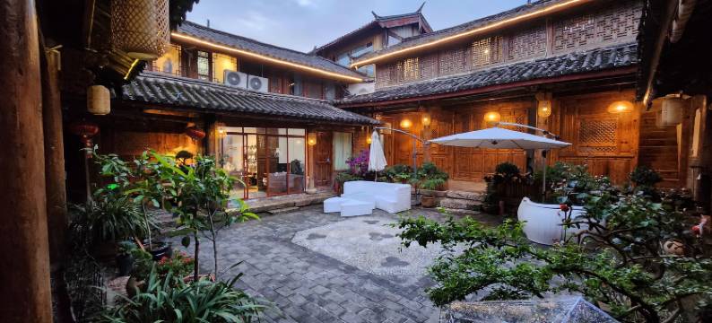望城见山丨若晨序语Lion Hill Naxi Courtyar 庭院(丽江古城店)图片