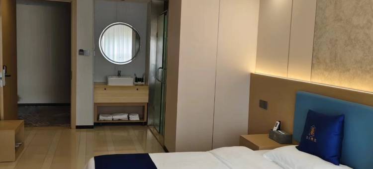 速8优选酒店(连云港高铁站苏宁广场店)图片