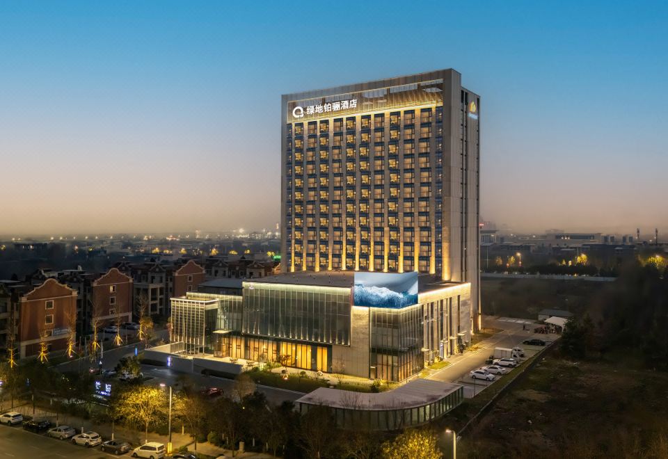 富平绿地铂骊酒店外景图