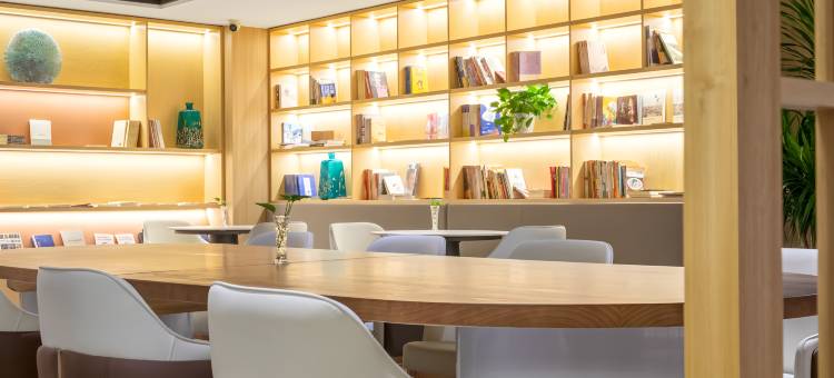 竞放电竞酒店(贵阳喷水池师大店)图片