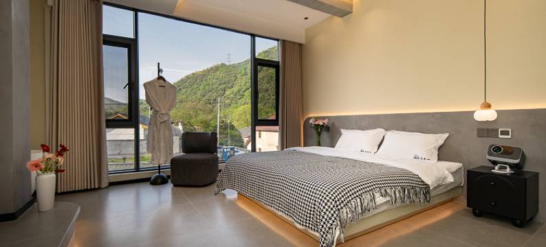 见峦山·观景·溯溪·星空度假美宿(西津野渡葛洪仙居竹筏码头店)图片