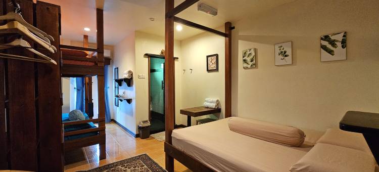 海狼出没(曾用名：洪馆小舍)(BarraCuda Den (previously known as Jono's Place))图片