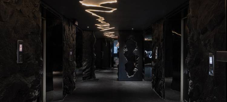 一影·黑金泳池酒店(贵阳花果园购物中心白宫店)图片