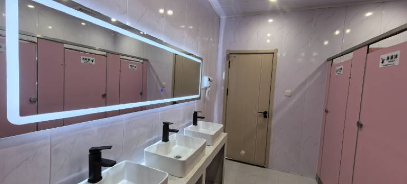 猴子灯青年旅舍(青岛台东步行街店)图片