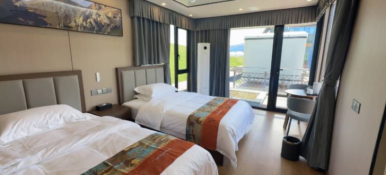 河它温泉太空营地图片