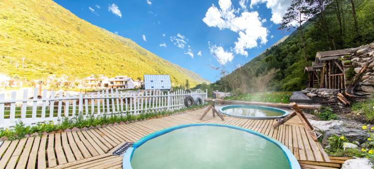 康定洞穴温泉民宿图片