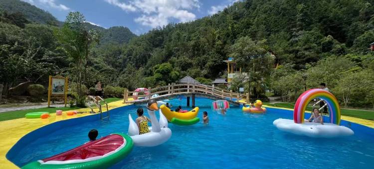 广东第一峰森林温泉度假酒店图片