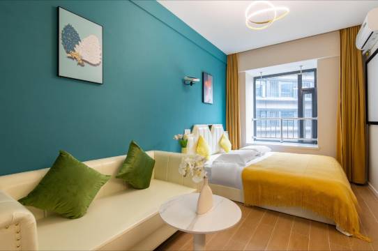 馨悦蓝岸公寓(南京火车站红山动物园店)