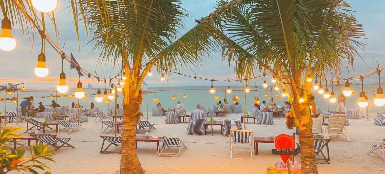兰岛天海(The Sky & Sea Koh Larn)图片