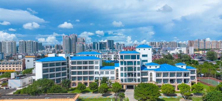 北海海景彩云宾馆(侨港海滩侨港风情街店)图片