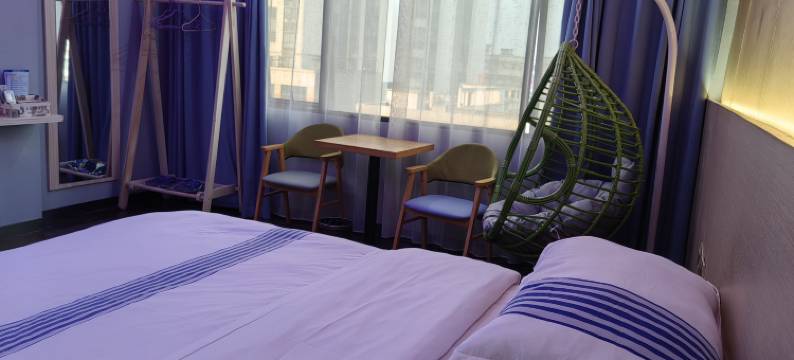 柳州宝莱主题酒店(柳江体育中心柳堡路店)图片