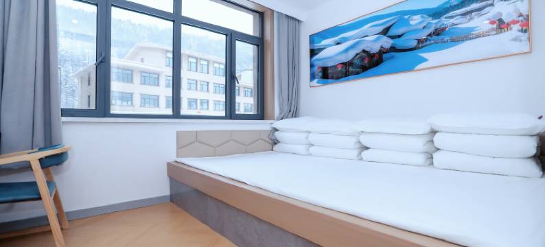 一场雪一万年寒山暮雪酒店(中国雪乡风景区店)图片