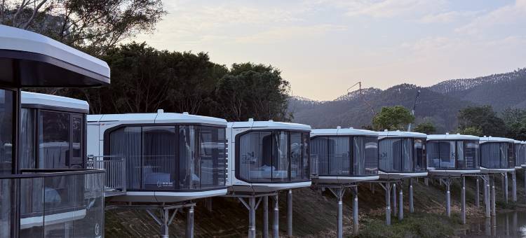 凤乡乐宿太空舱湖景民宿图片