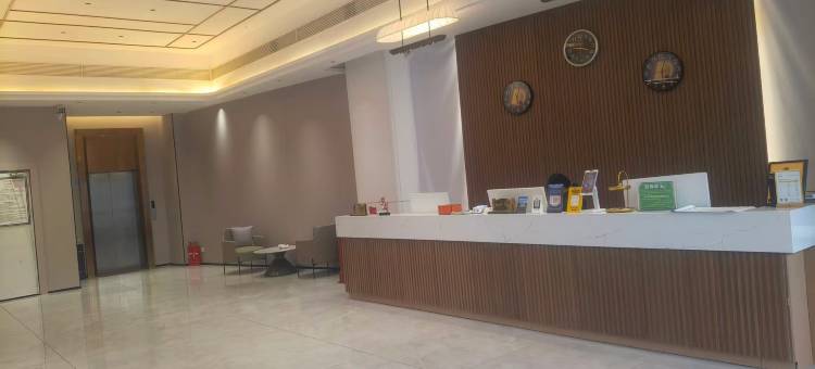 柏亚智能酒店(盘州东湖公园合力广场店)图片