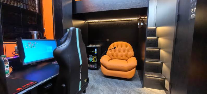 骏龙臻品电竞酒店(人民西路店)图片